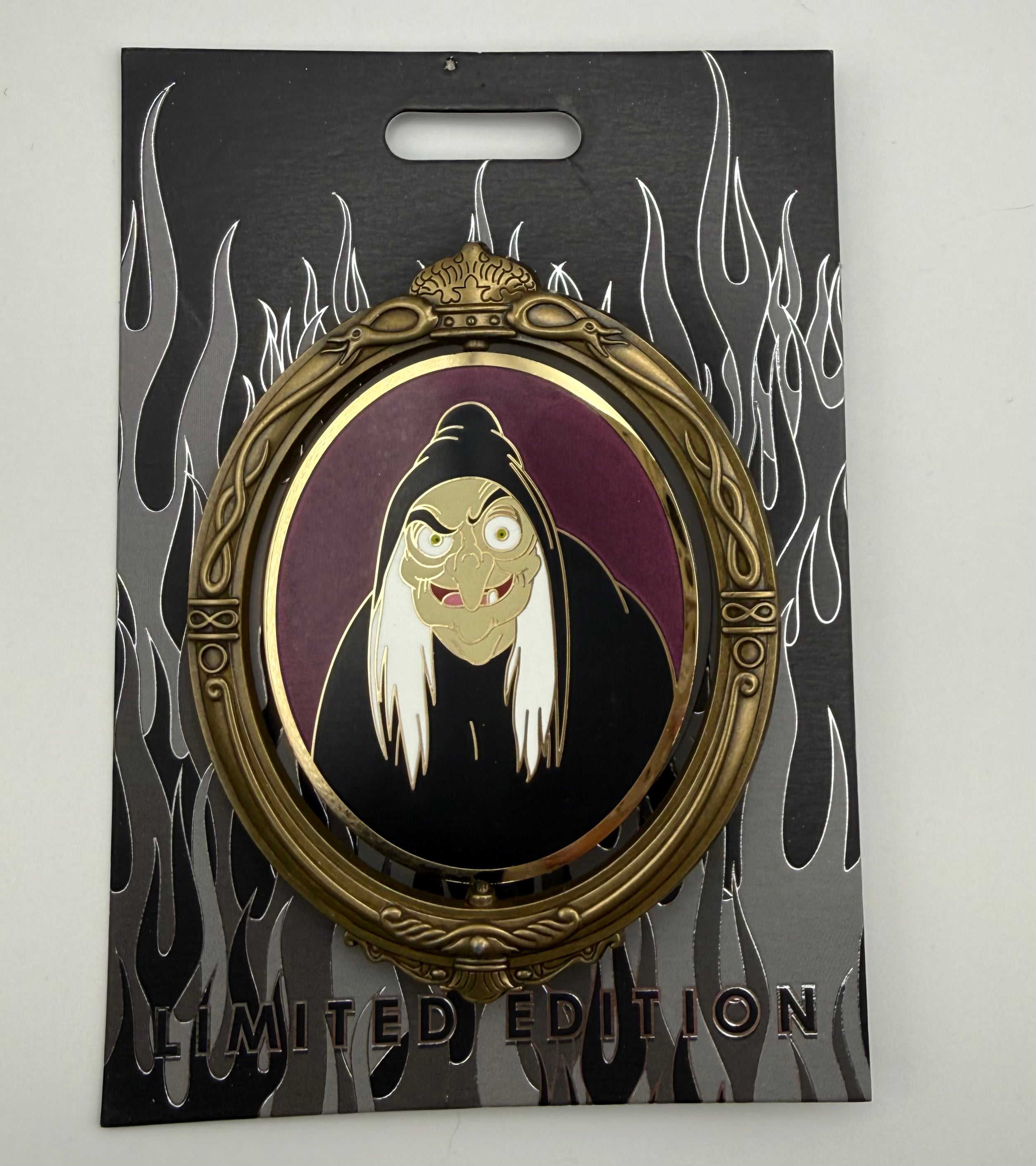 D23 2022 MOG WDI LE 300 Wicked Transformation Evil Queen Spinner Pin