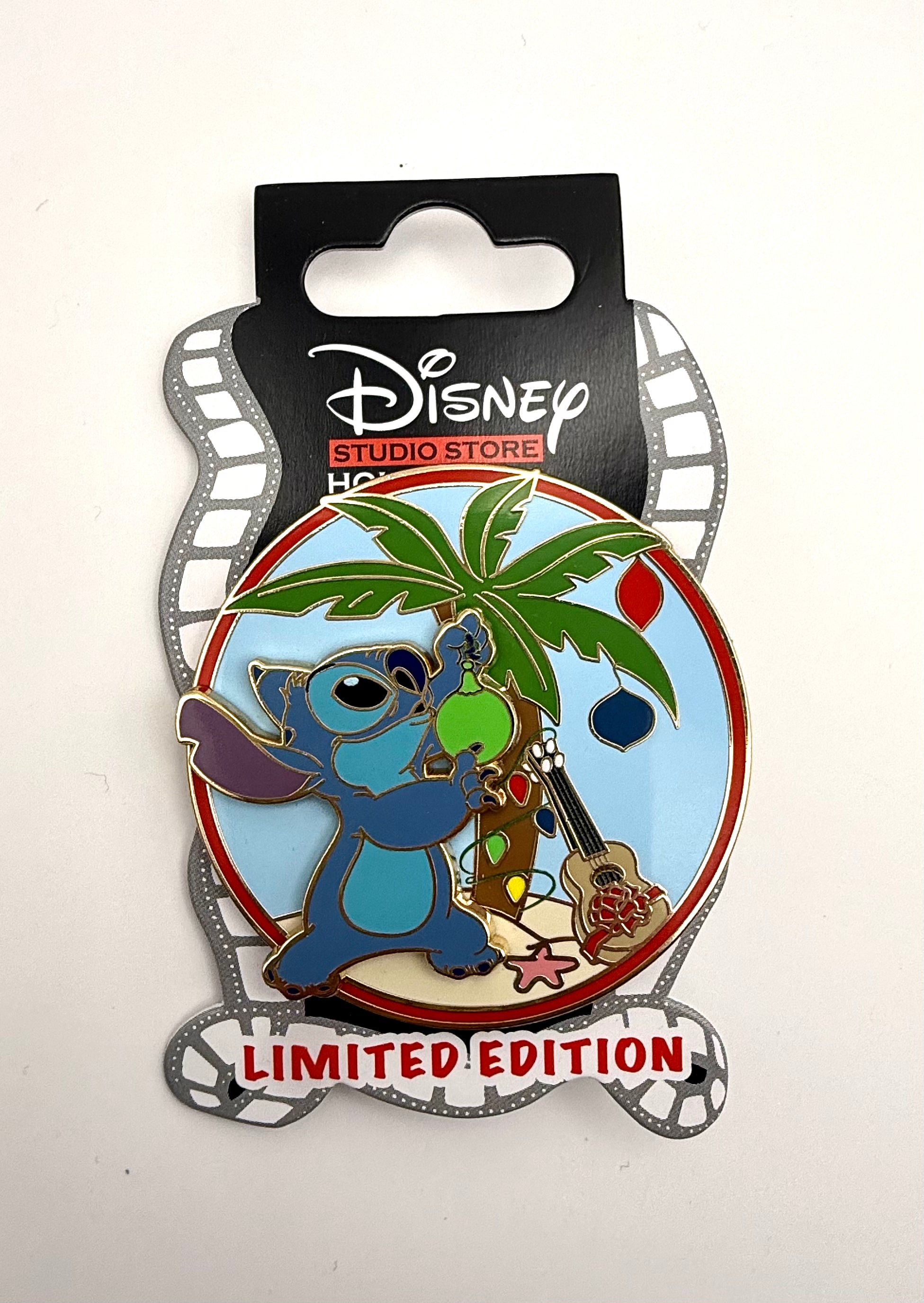 DISNEY PIN STITCH Christmas Tree Holiday Season LE 400 DSF DSSH