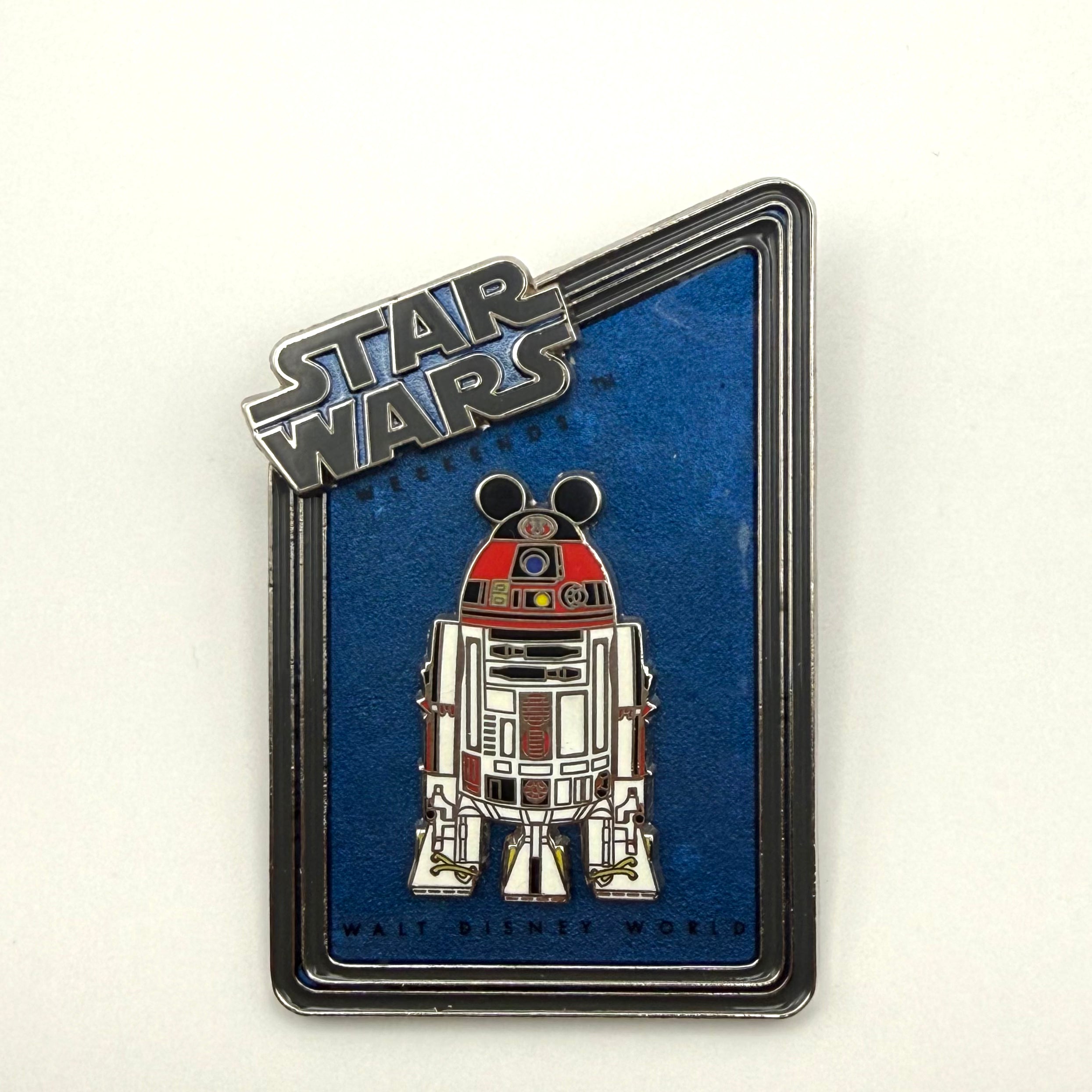 Statue & Pin Series - R2-MK
Star Wars Weekends 2012 Pin