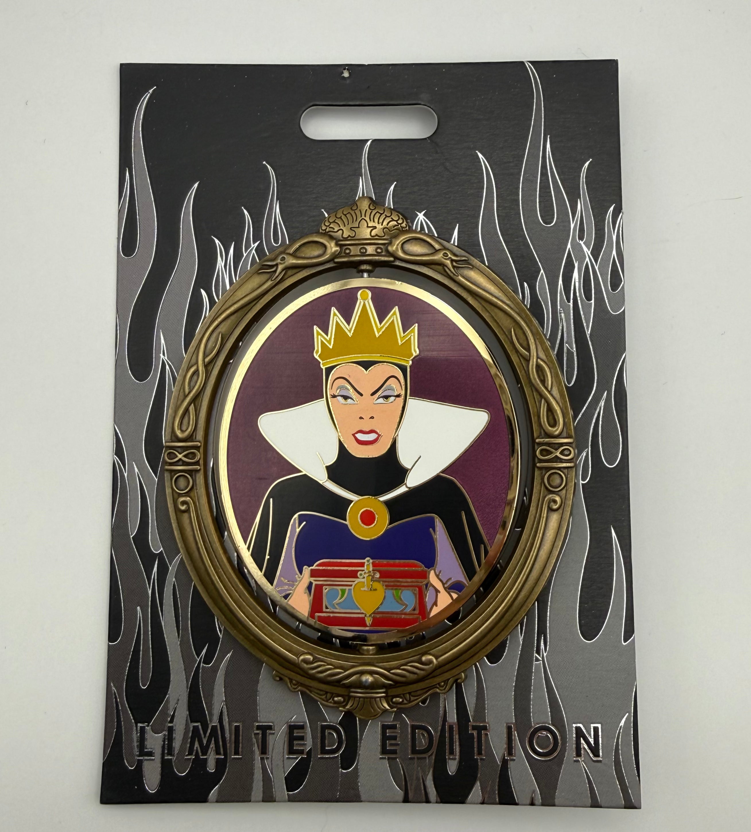 D23 2022 MOG WDI LE 300 Wicked Transformation Evil Queen Spinner Pin