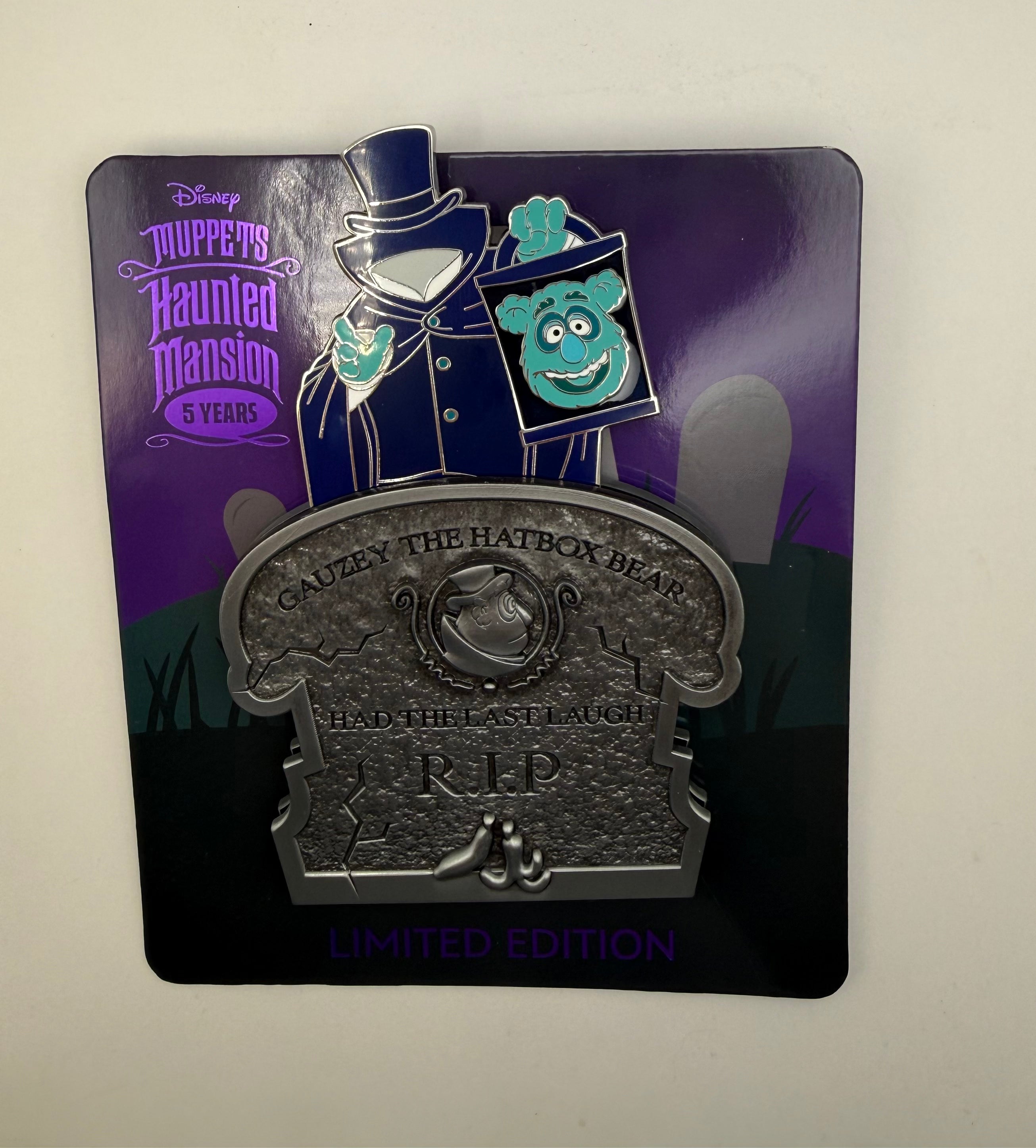 WDI MOG Muppets Haunted Mansion Gauzey the Hatbox Bear LE 750 CONFIRMED Pin