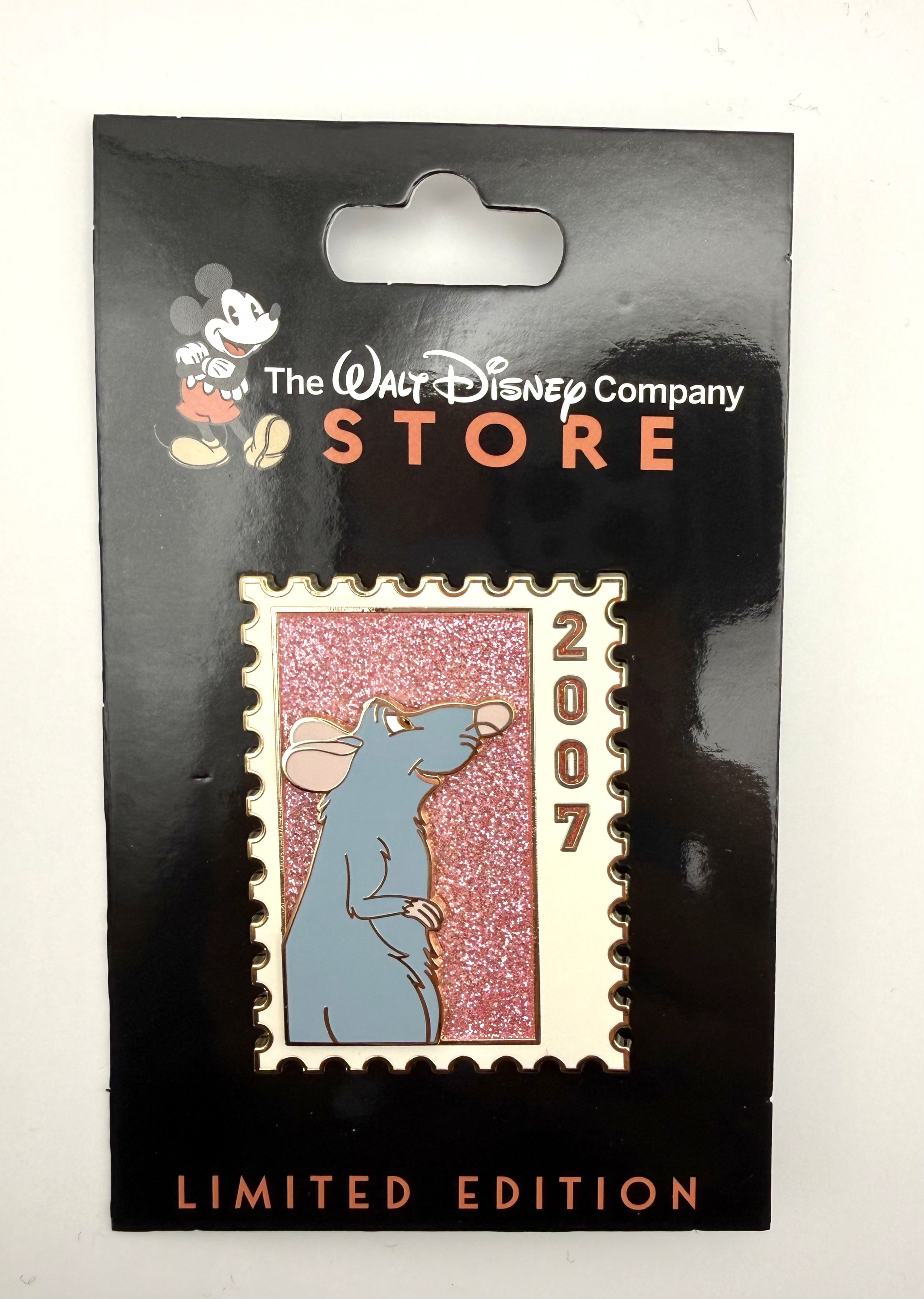 Disney Pixar Dec Employee Center Commemorative Stamp Pin le 250 Remy