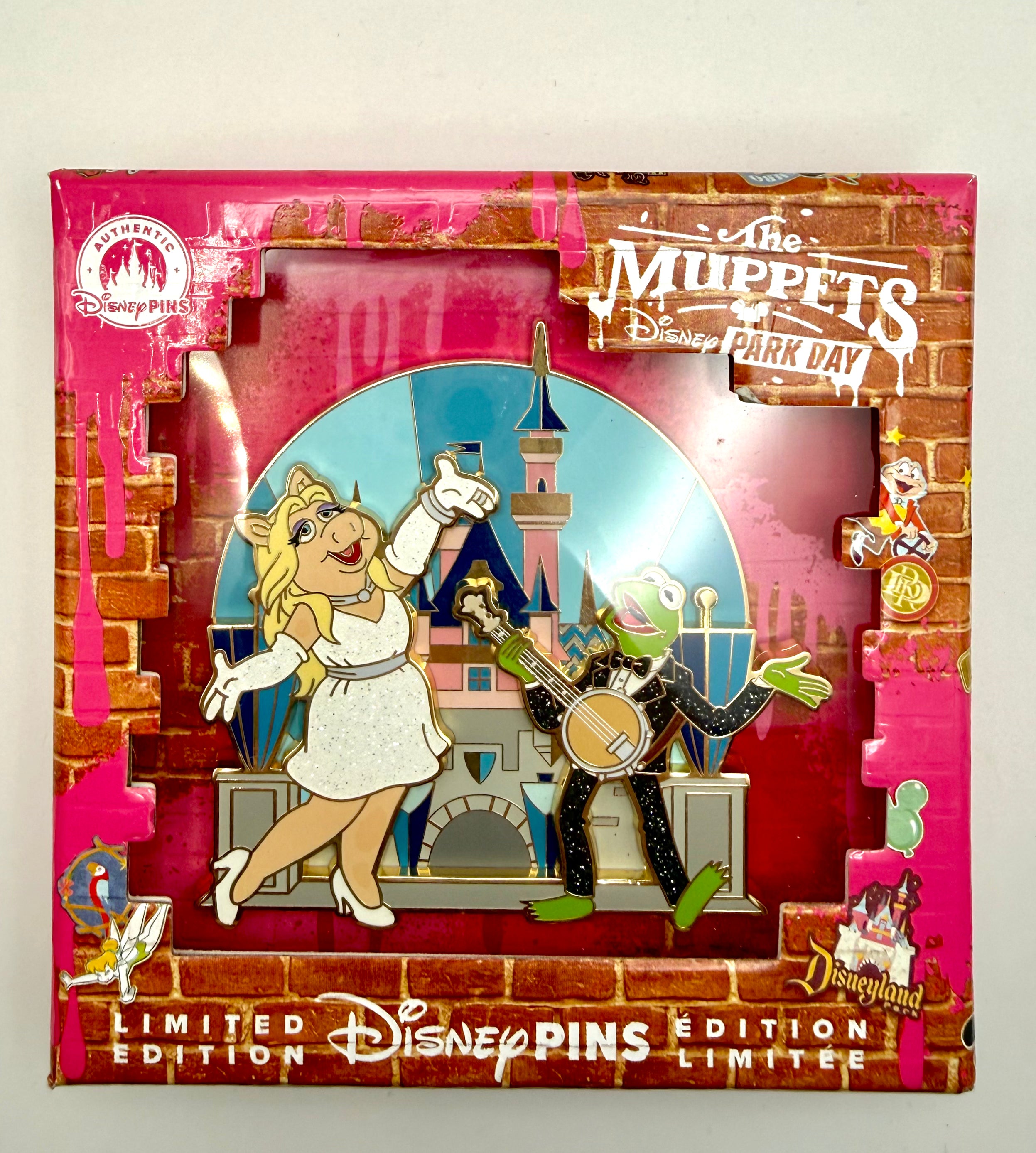 Disneyland Muppets Park Day Miss Piggy Kermit Mini Jumbo Performance LE 1500 Pin